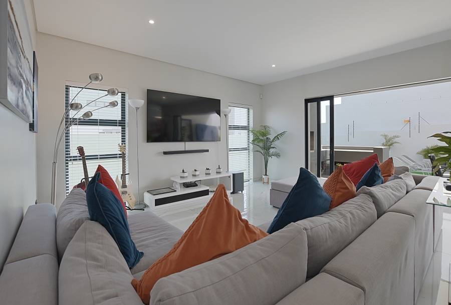 5 Bedroom Property for Sale in Sandown Western Cape